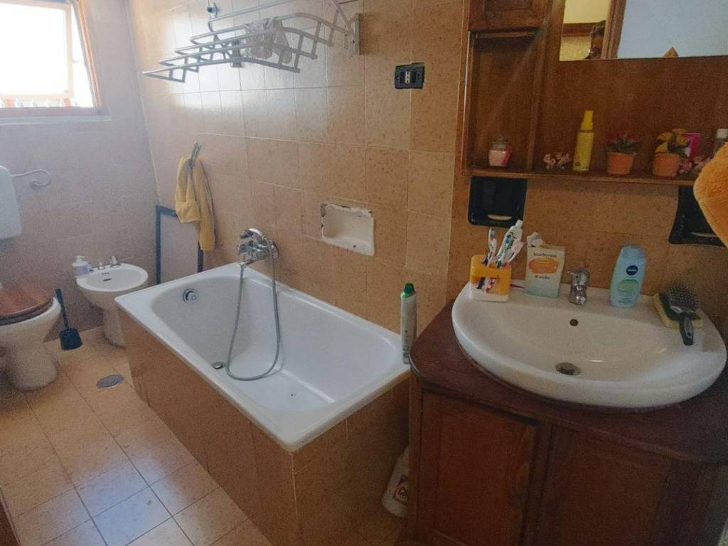 Appartamento a Rocca di mezzo in Via Zuccherini - Foto 5