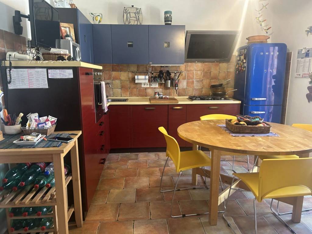 Casa indipendente a Castiglione del lago in Via Francesco Petrarca - Foto 4