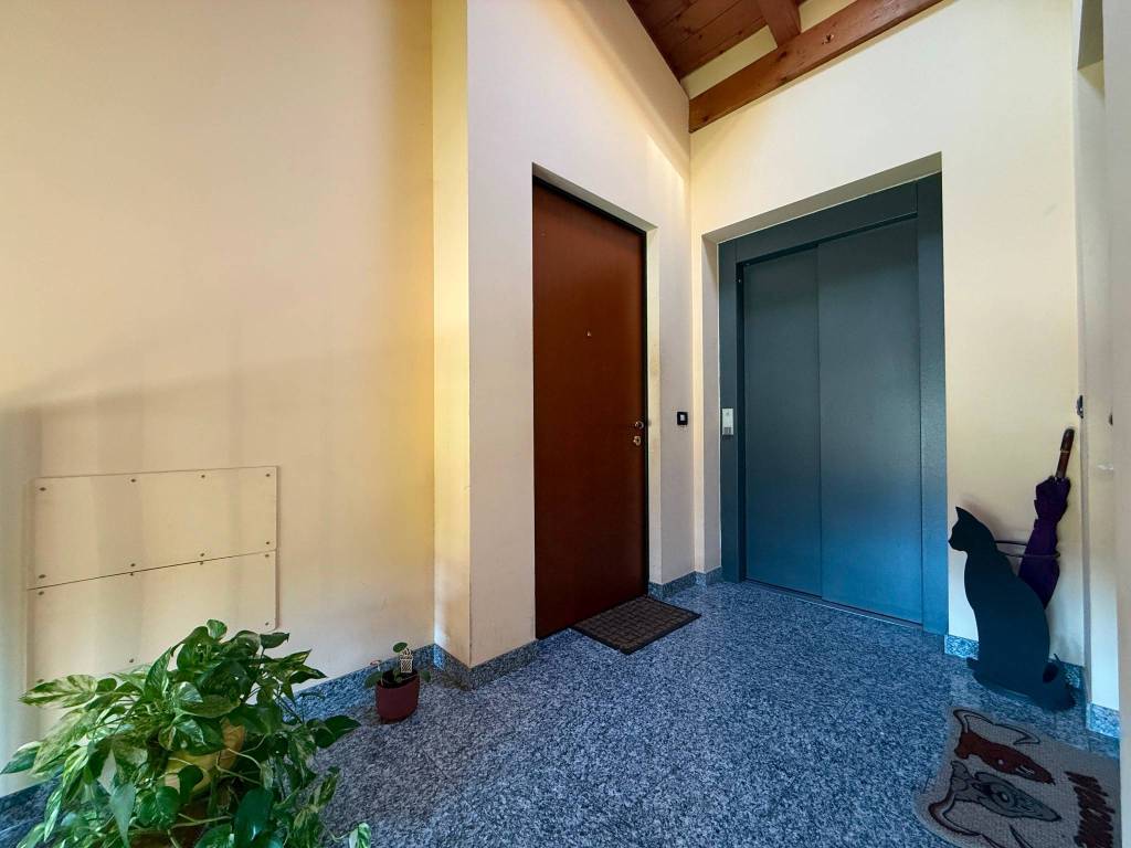 Appartamento a Villa guardia in Via Andrea Costa - Foto 4