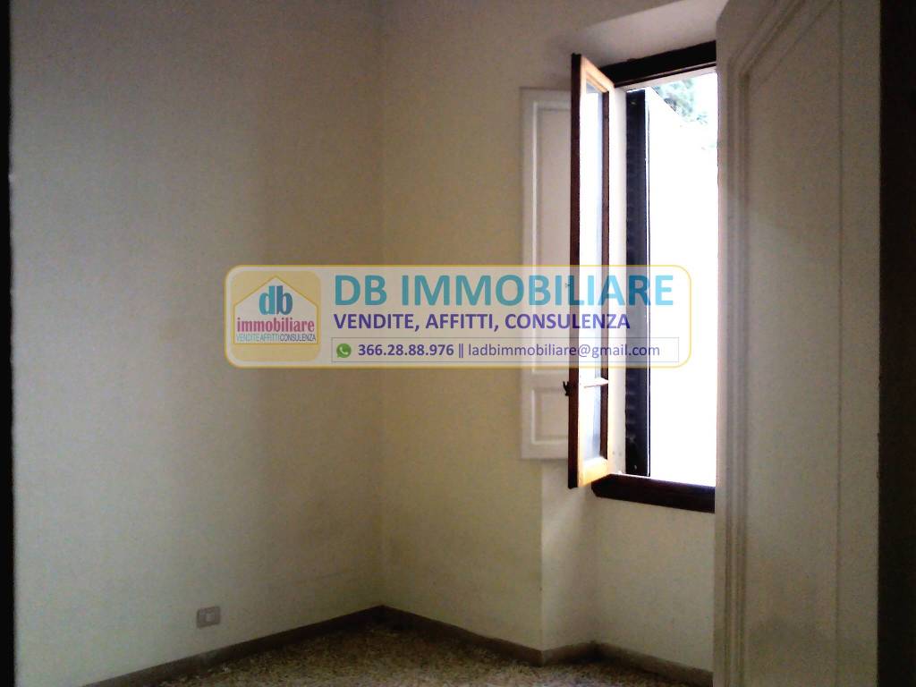 Appartamento a Montevarchi in Via Dante Alighieri, 23 - Foto 3