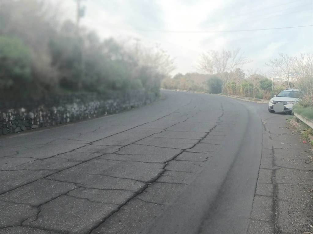 Terreno a Camporotondo etneo in Via San Filippo Neri - Foto 3