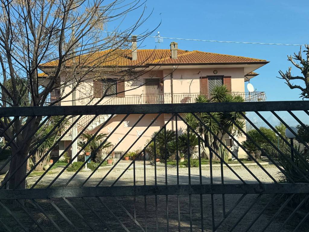 Casa indipendente a Terracina in Strada Migliara 58 - Foto 3