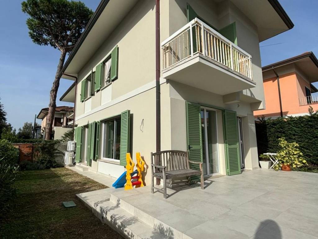 Villa a Pietrasanta in Via Massaua, 1 - Foto 2