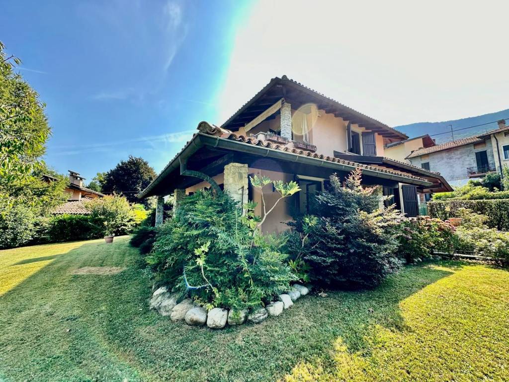 Villa a Orino in Via Nino Bixio - Foto 5