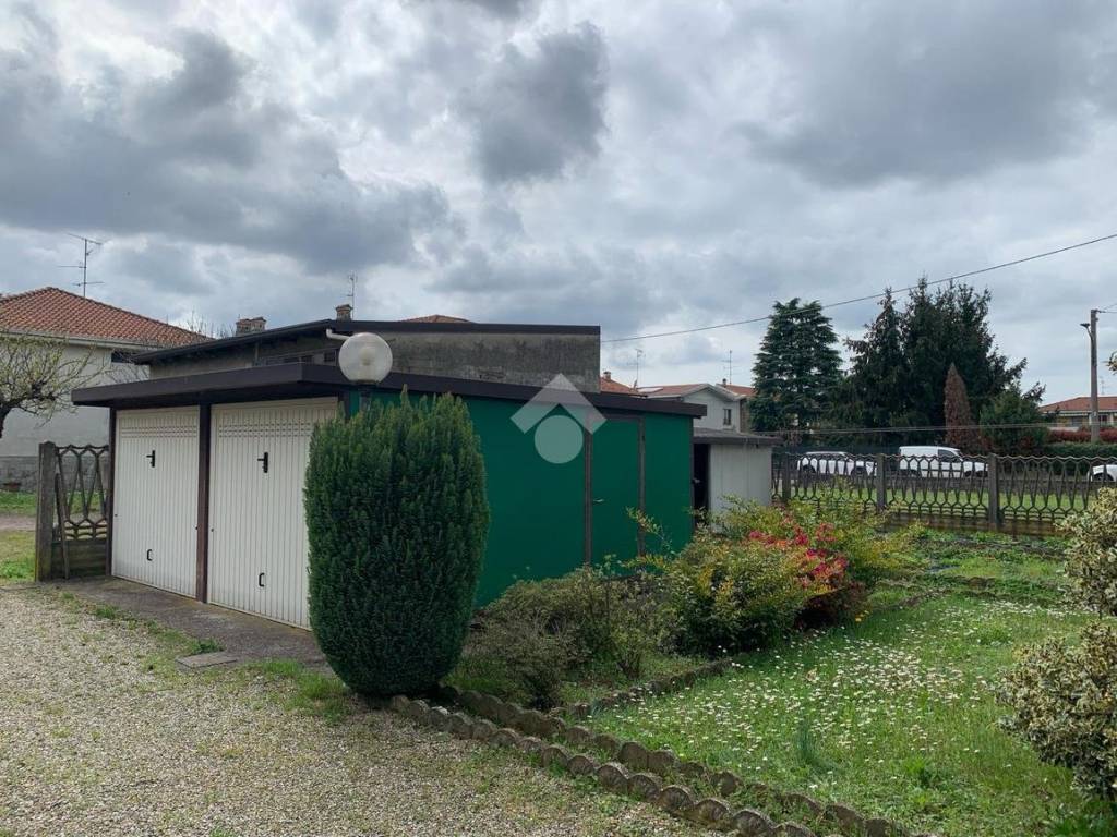 Casa indipendente a Lonate pozzolo in Via Santa Caterina, 24 - Foto 4
