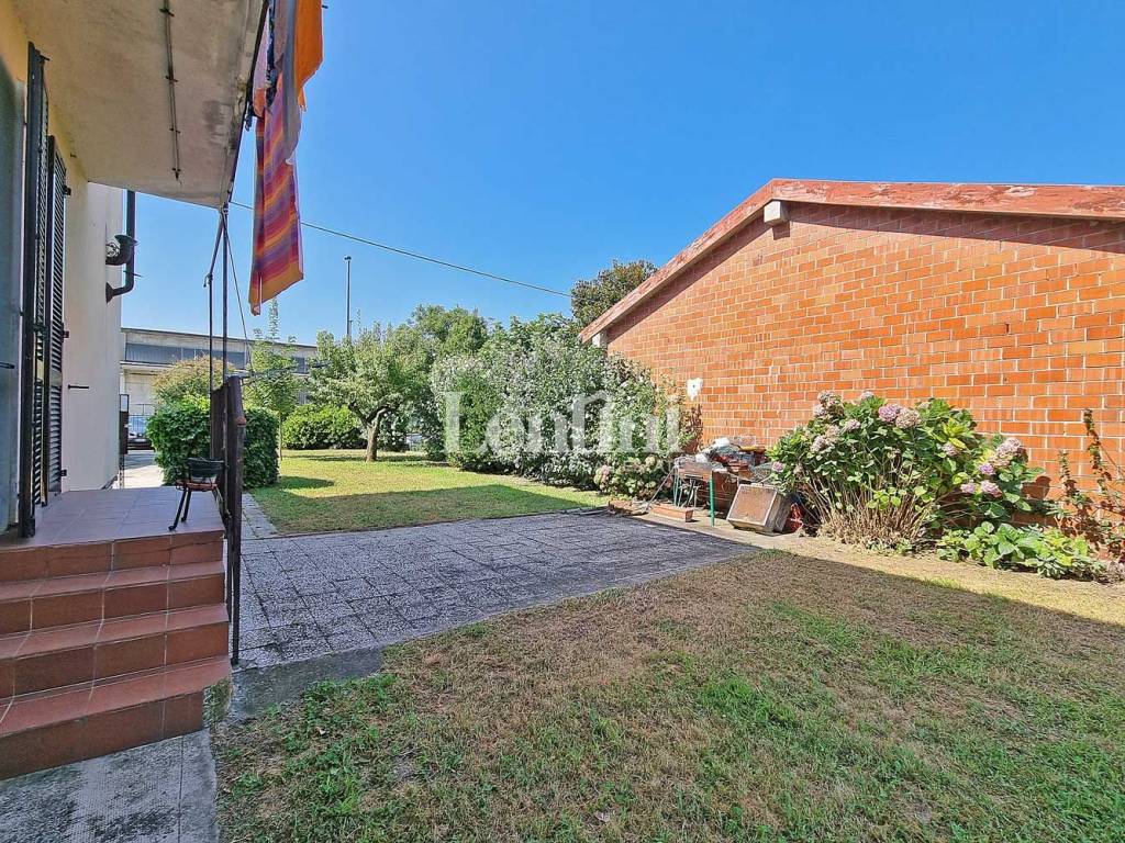 Villa a Casale monferrato in Frazione Popolo Cantone Chiesa - Foto 5