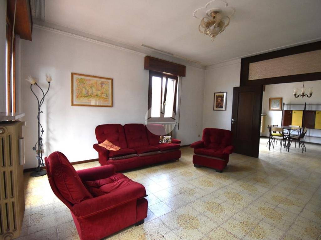Villa a Castiglione delle stiviere in Via U. Bignotti, 43 - Foto 5