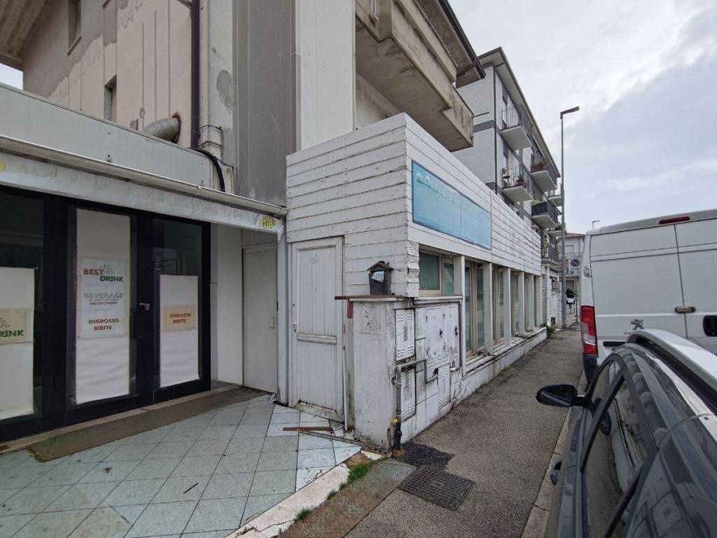 Immobile a Civitanova marche in VIA FRATELLI BANDIERA, 128 - Foto 2