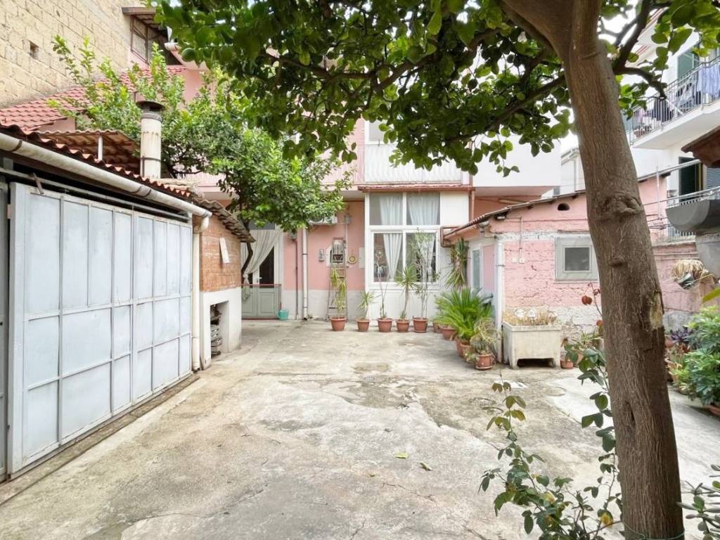 Villa a Maddaloni in Via Salvator Rosa - Foto 4