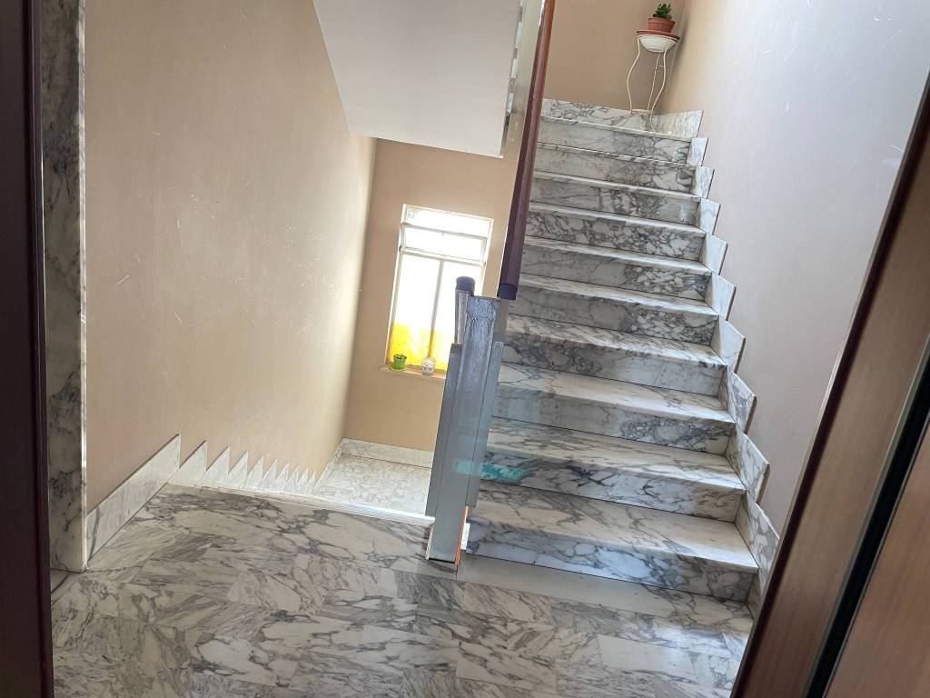 Appartamento a Carrù in Piazza Generale Giuseppe Perotti, 79 - Foto 2