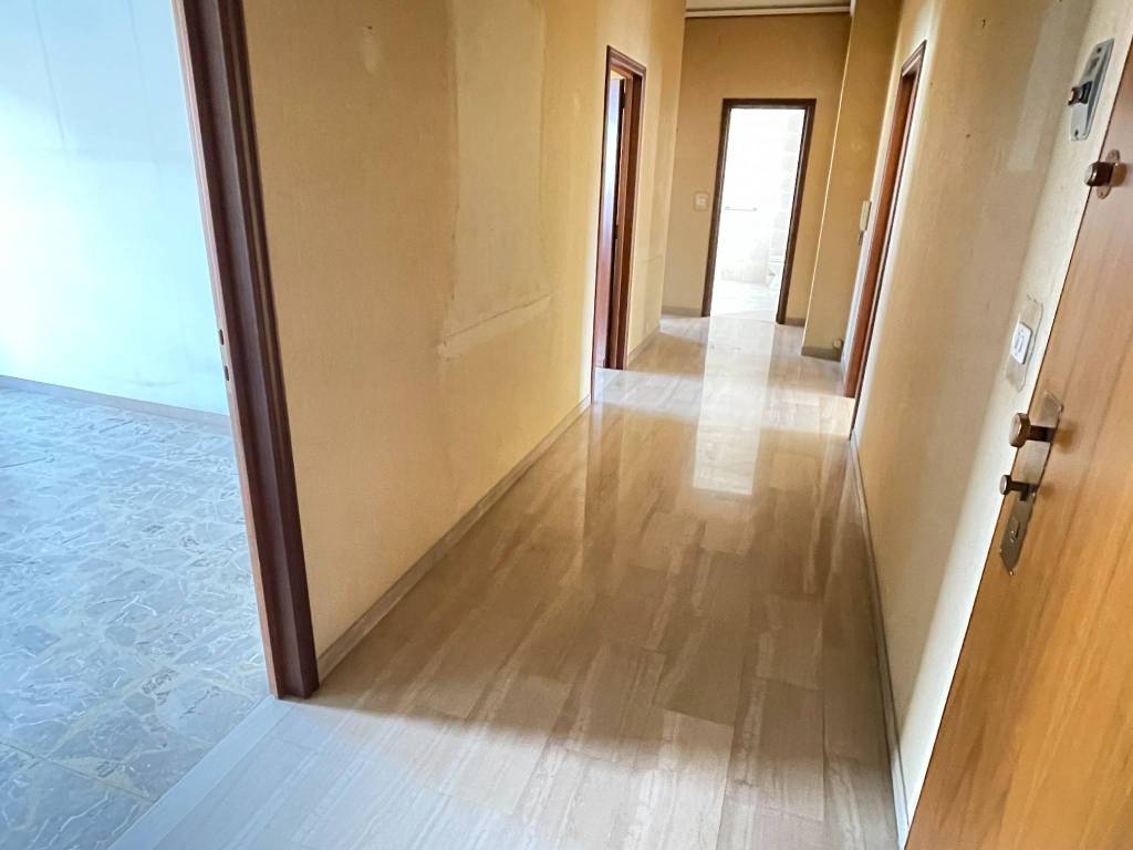 Appartamento a Carrù in Piazza Generale Giuseppe Perotti, 79 - Foto 4