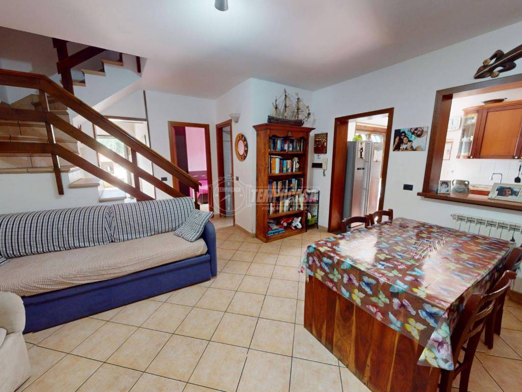 Villa a Ladispoli in Via Dublino, 14 - Foto 2