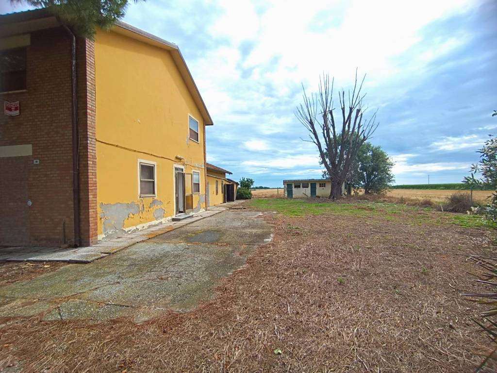 Villa a Taglio di po in Via Molise - Foto 2
