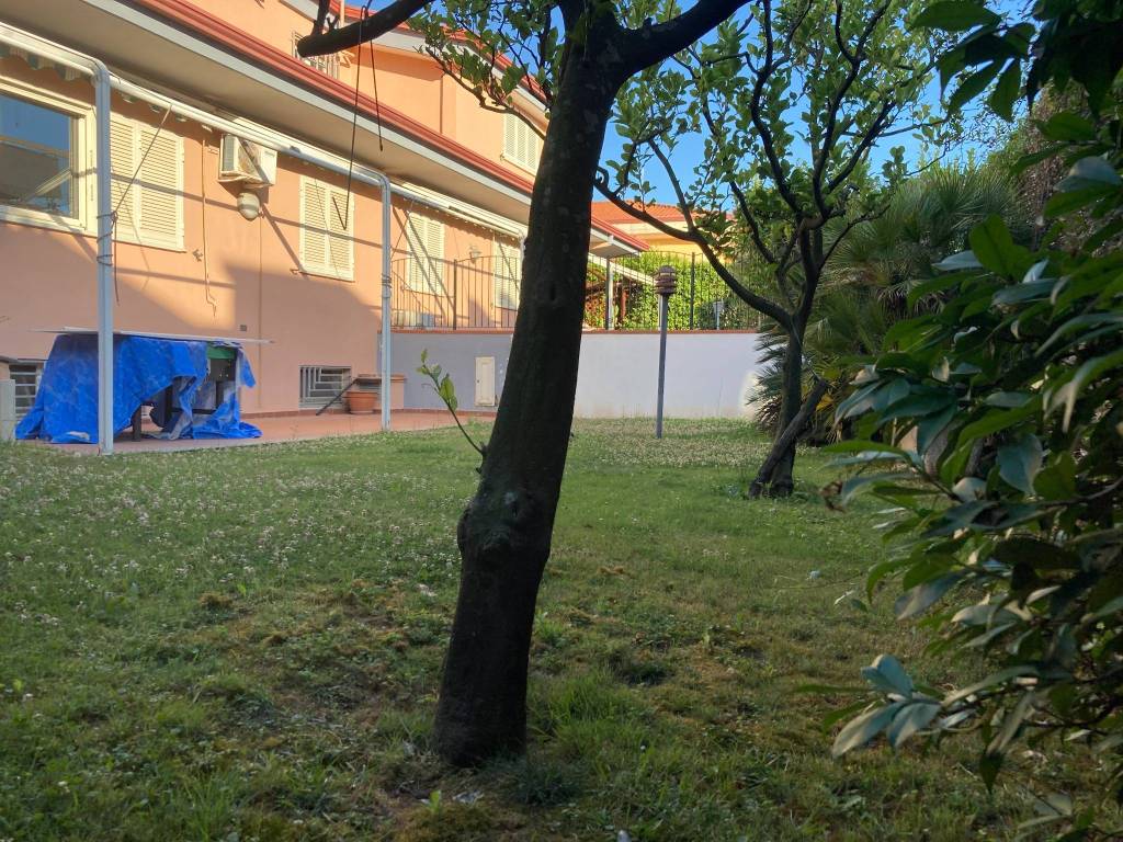 Villa a Caserta in Via Martiri delle Foibe - Foto 2