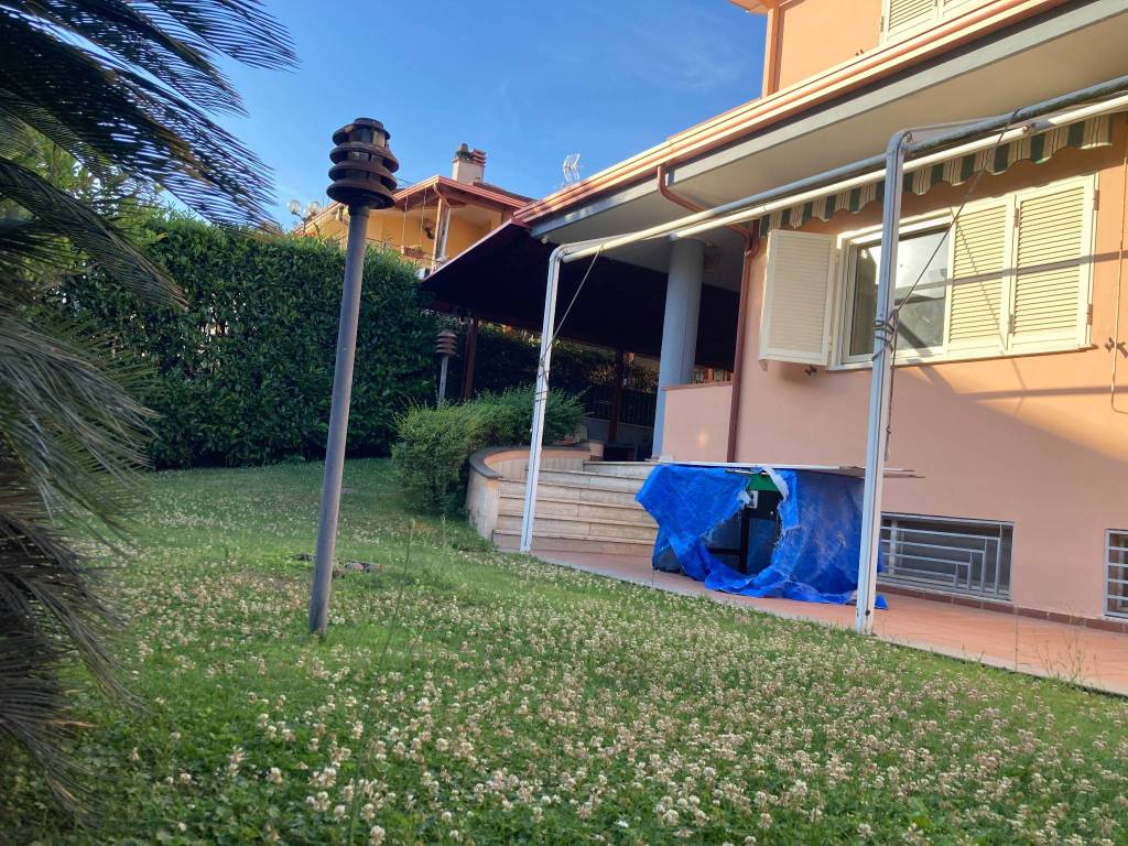 Villa a Caserta in Via Martiri delle Foibe - Foto 3