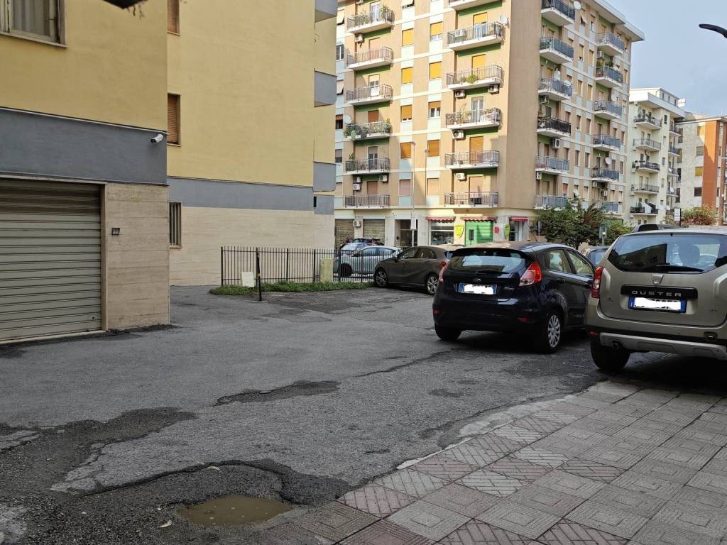 Box / garage a Cosenza in Via 24 Maggio - Foto 3