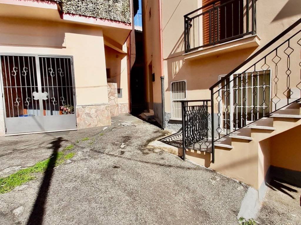 Appartamento a Catanzaro in Via Pubblica Istruzione - Foto 2