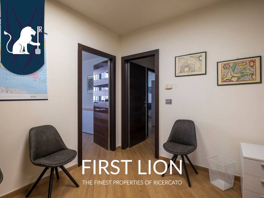 Palazzo / stabile a Lecce in VIA VINCENZO BALSAMO 1/A - Foto 4