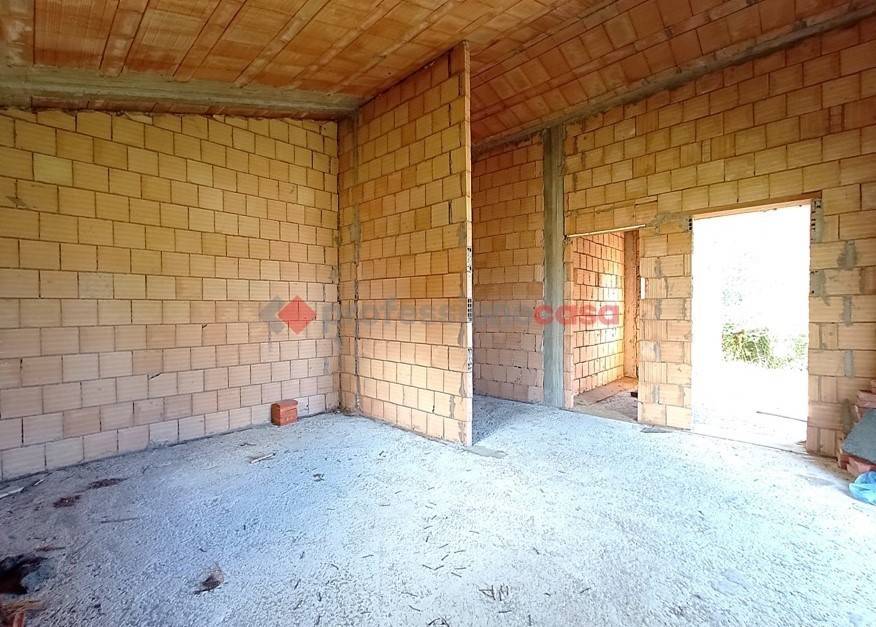 Villa a Aprilia in Via delle Dalie, 13 - Foto 4