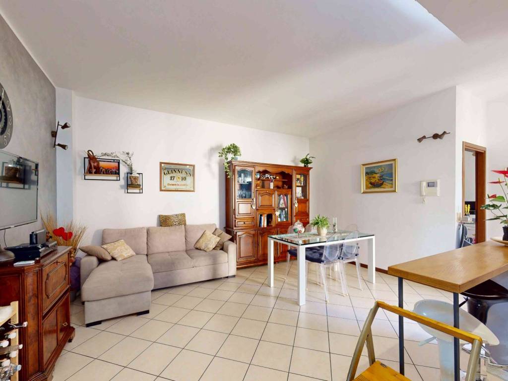 Appartamento a Tradate in Via Camillo Benso di Cavour, 12 - Foto 5