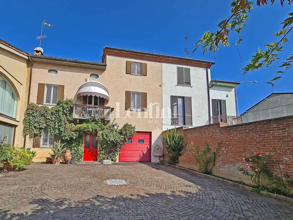 Villa a Casale monferrato in Via Maria Montessori, 28 - Foto 2