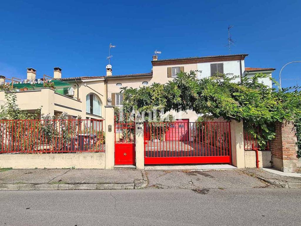 Villa a Casale monferrato in Via Maria Montessori, 28 - Foto 3
