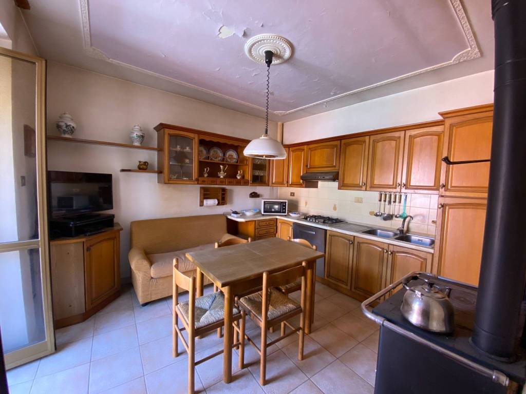 Casa indipendente a Roccavignale in Via Roma - Foto 5