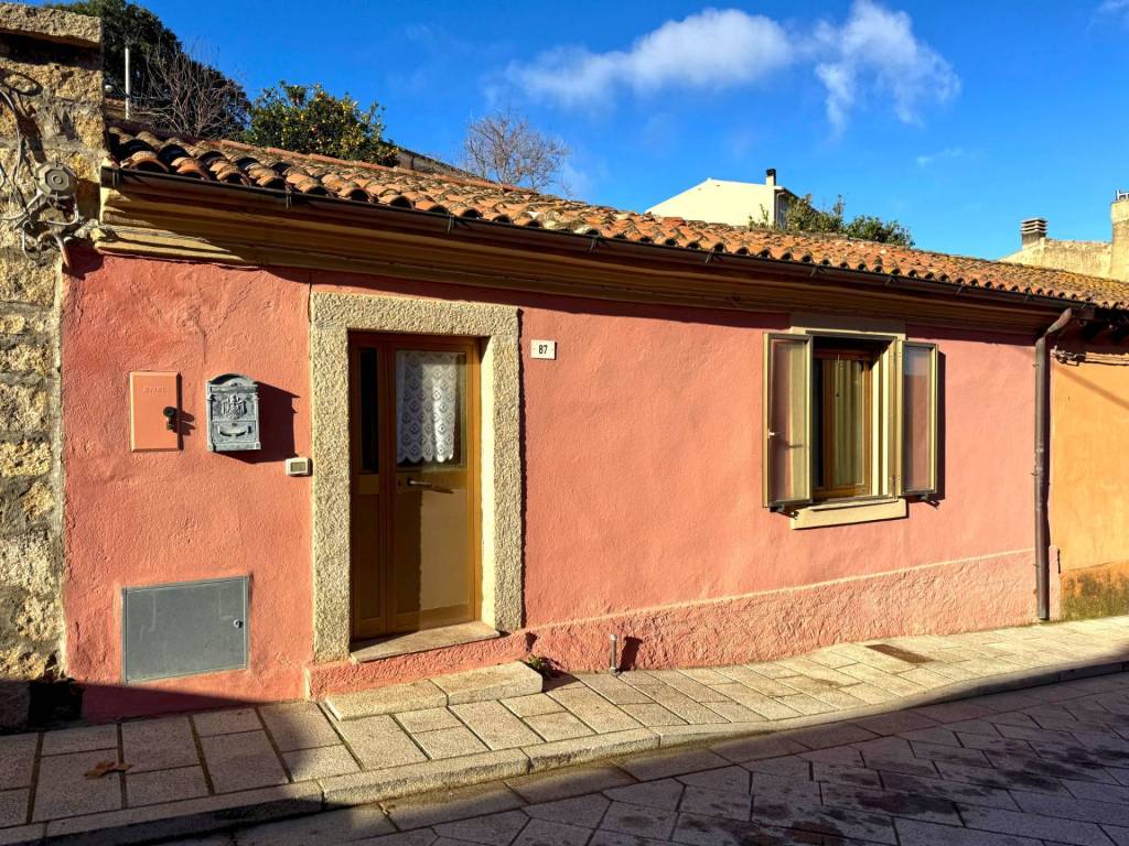 Casa indipendente a Luogosanto in VIA GARIBALDI, 87 - Foto 3