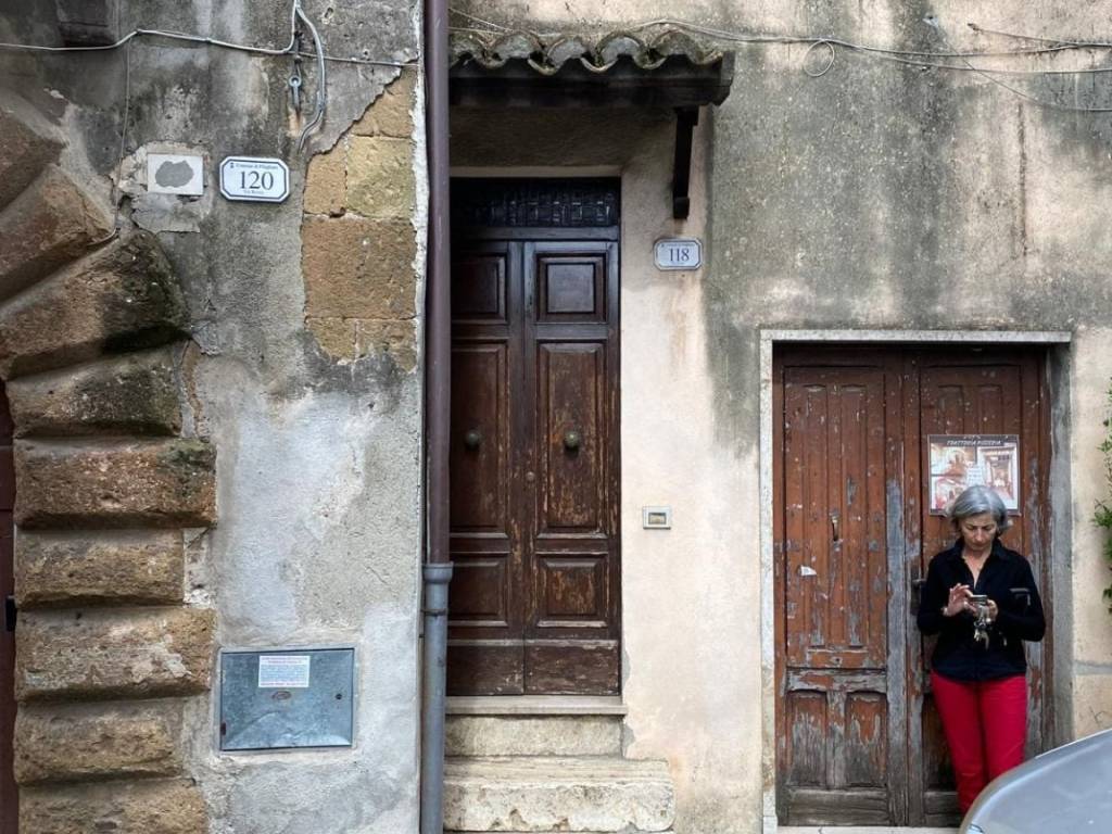 Appartamento a Pitigliano in Via Roma - Foto 2