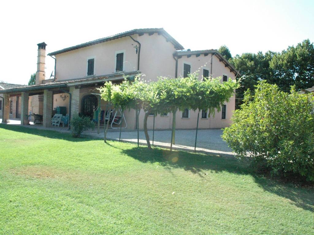 Villa a Spoleto in Strada Provinciale di Montemartano - Foto 4