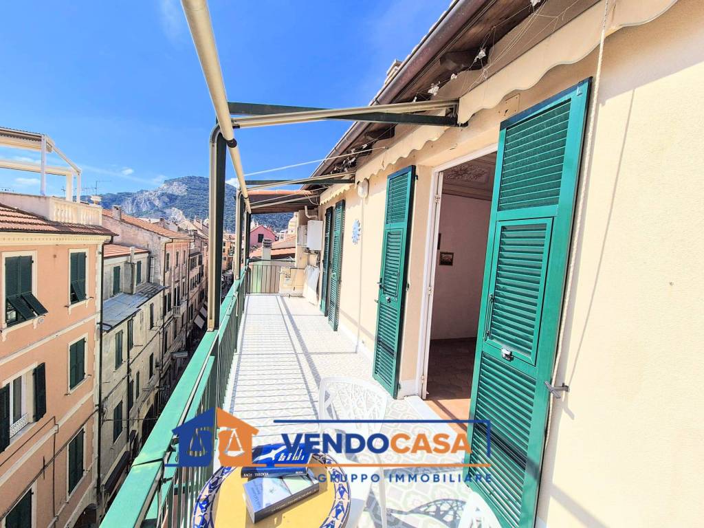 Attico / mansarda a Finale ligure in Via Cristoforo Colombo - Foto 5