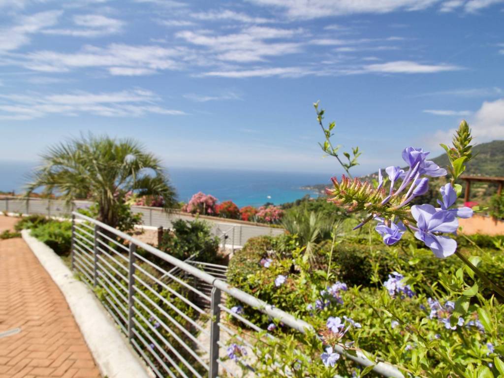 Appartamento a Ventimiglia in Località Le Ville - Foto 2
