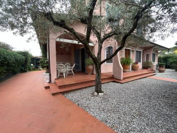 Villa a Forte dei marmi in Via Pietro Mascagni - Foto 2