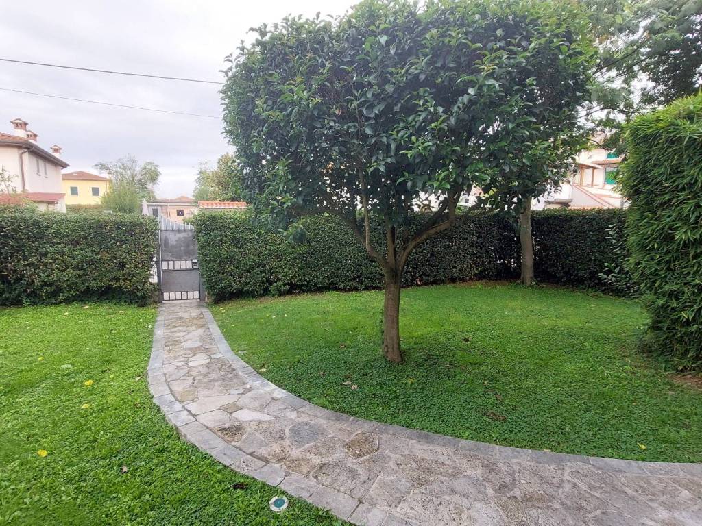Villa a Prato in Via Albertesca, 14 - Foto 3