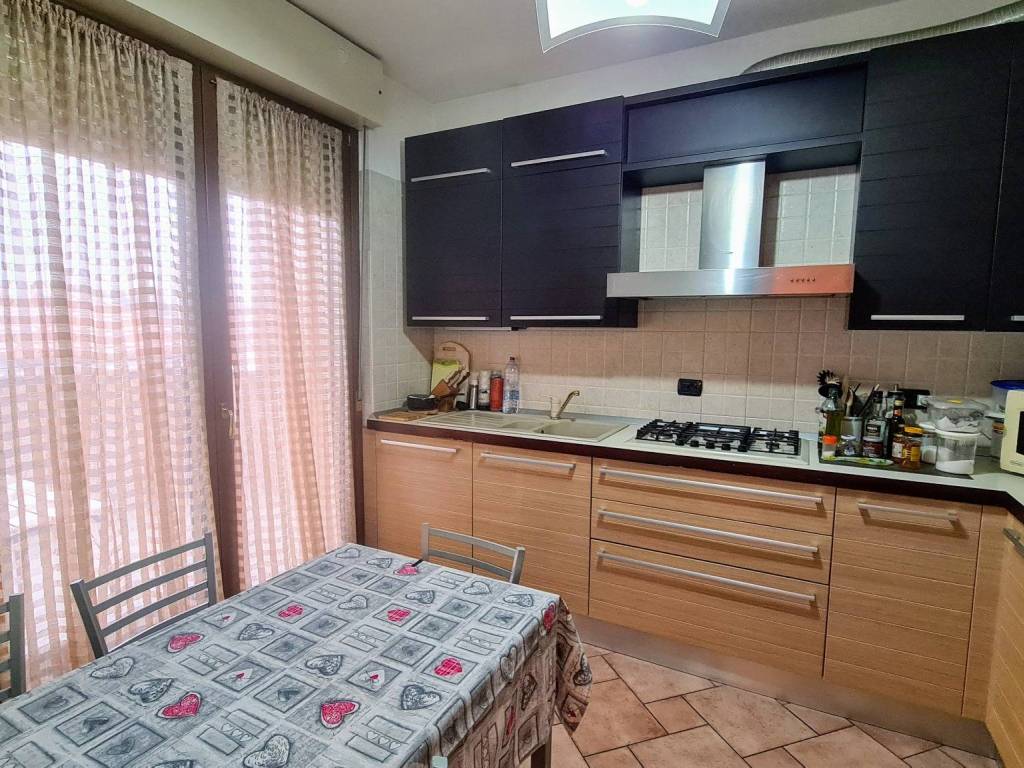 Appartamento a Gorla minore in Via M. D'Azeglio 9 - Foto 4