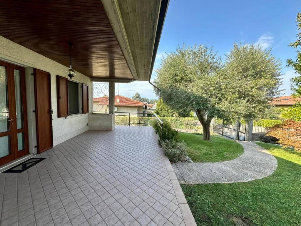 Villa a Peschiera del garda in Località Broglie, snc - Foto 2