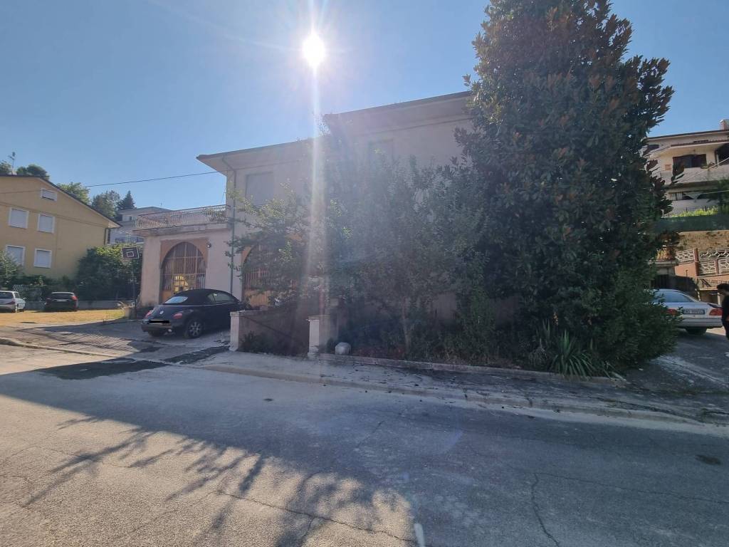 Casa indipendente a Corridonia in Via Zoccolanti, 84 - Foto 2