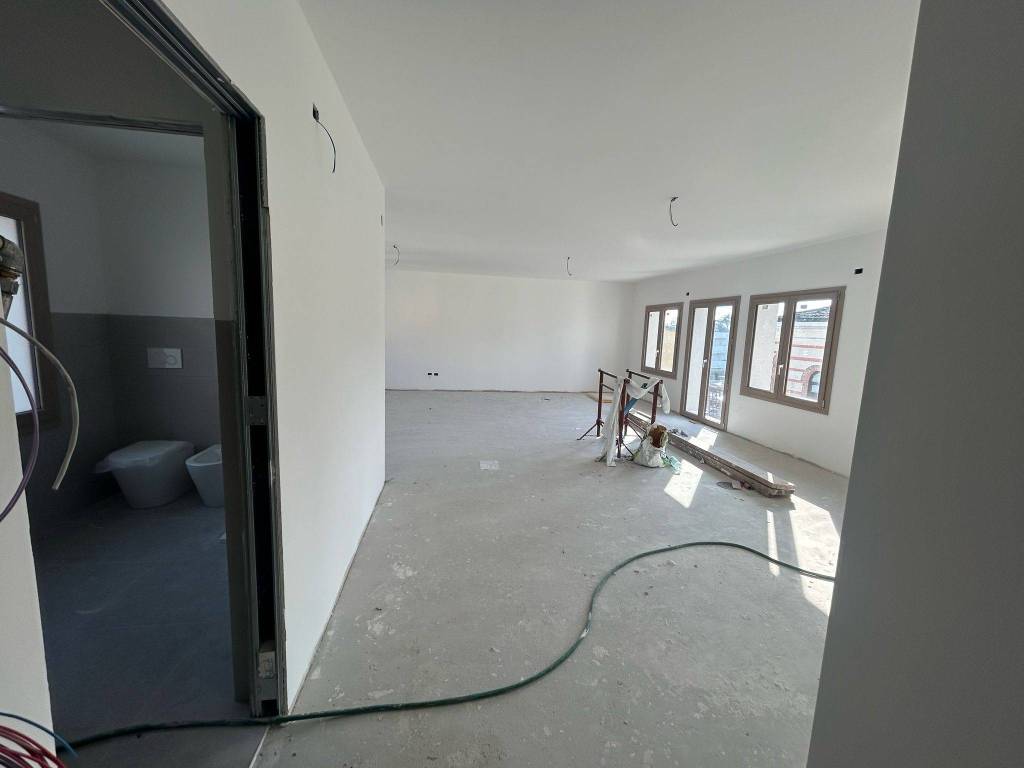 Attico / mansarda a Mogliano veneto in Piazza Duca d'Aosta - Foto 3