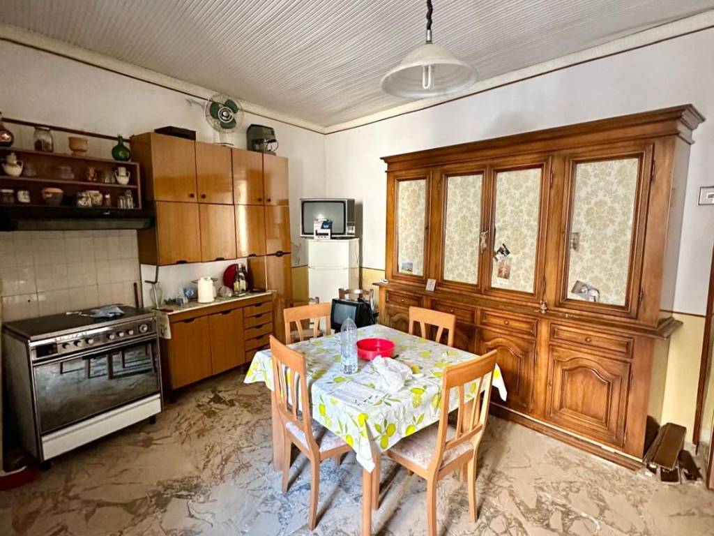 Casa indipendente a Palazzo adriano in Via Giuseppe la Masa, 13 - Foto 3