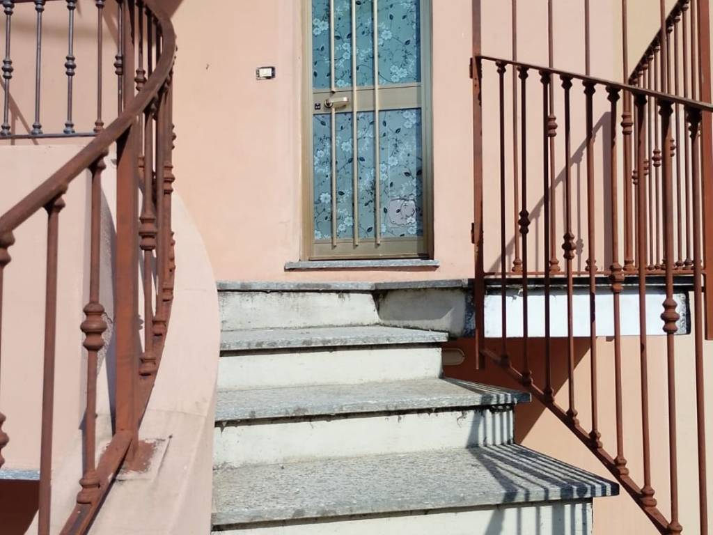 Appartamento a Brebbia in Via Alessandro Manzoni - Foto 3