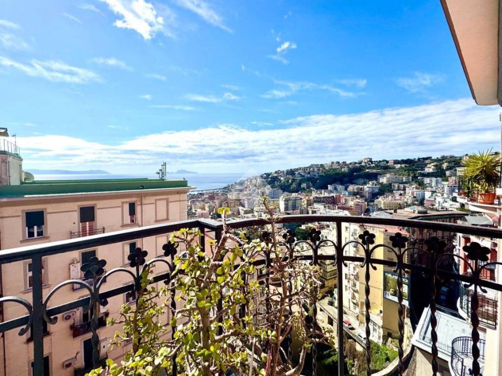 Appartamento a Napoli in Via Torquato Tasso, 169 - Foto 2