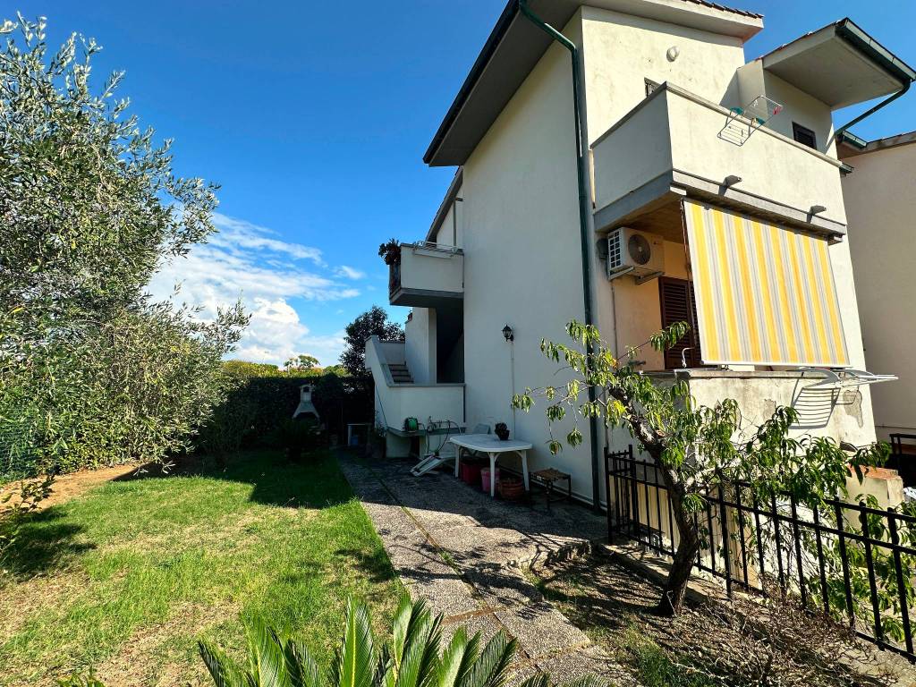 Appartamento a Rosignano marittimo in Via Solferino - Foto 2