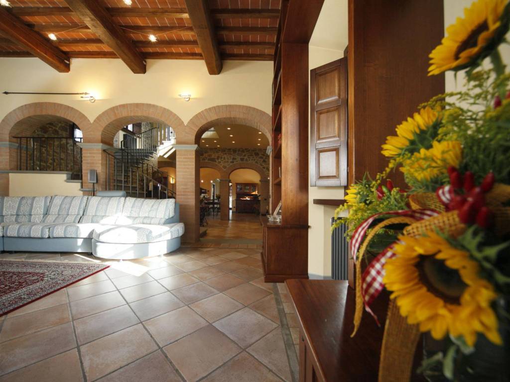 Villa a Monsummano terme in Piazza Giuseppe Giusti, 55 - Foto 3