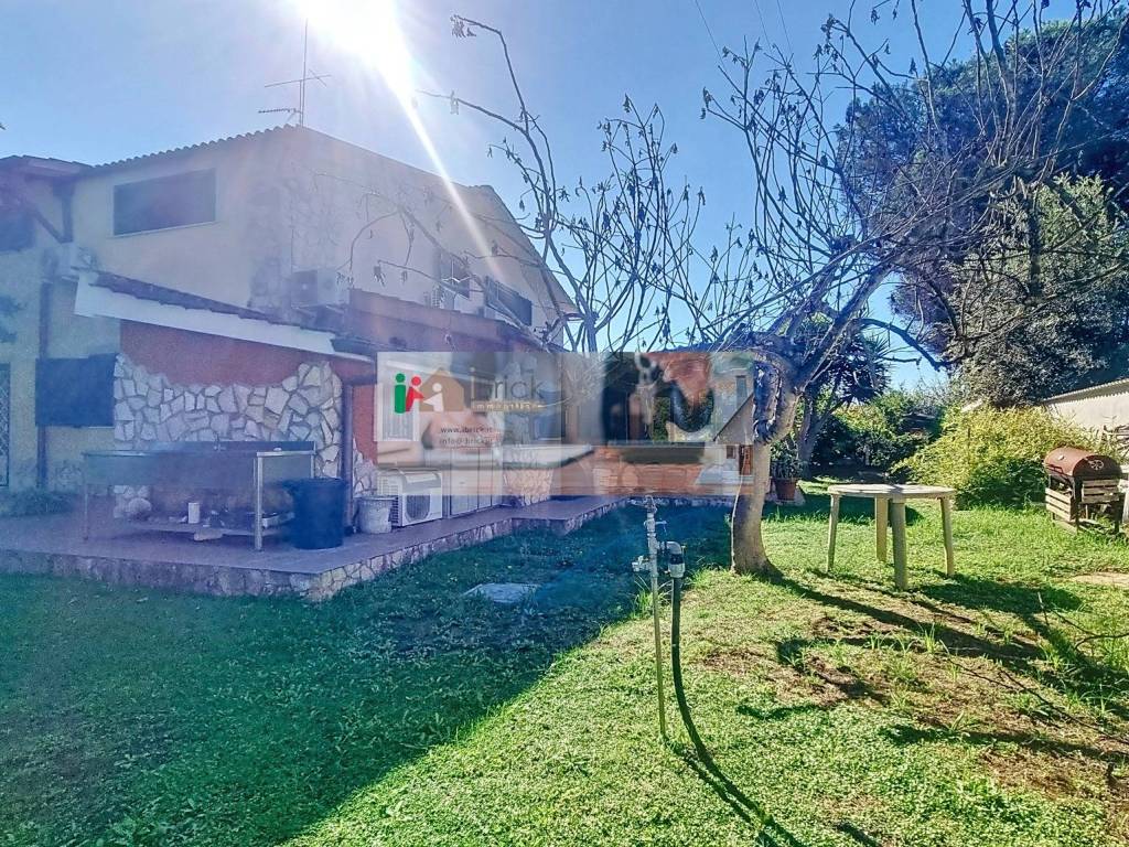 Villa a Aprilia in Strada Provinciale Velletri Nettuno - Foto 5