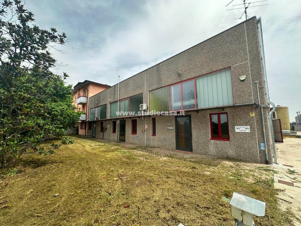 Immobile a Cremosano in piazzale dell'industria - Foto 2