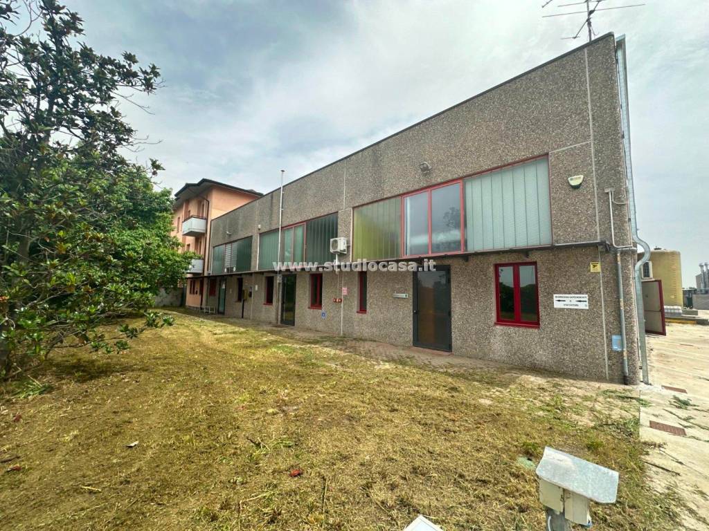 Immobile a Cremosano in piazzale dell'industria - Foto 3