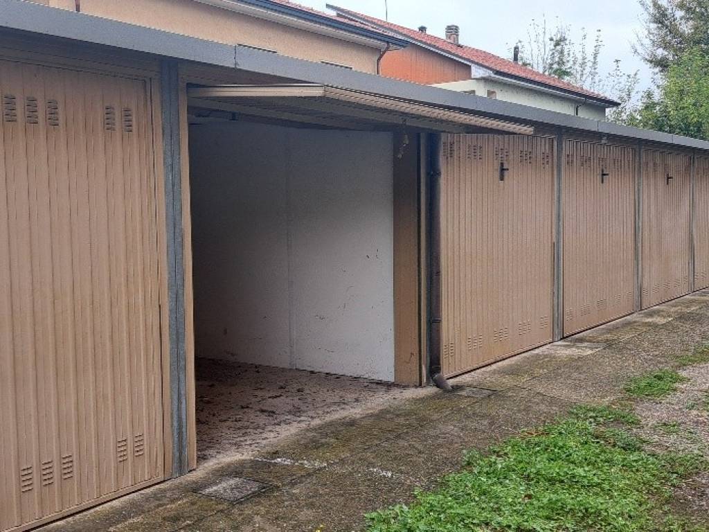 Box / garage a Mortara in Via Gorizia - Foto 2