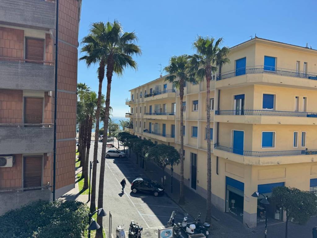 Appartamento a Pietra ligure in Via Emanuele Accame - Foto 5