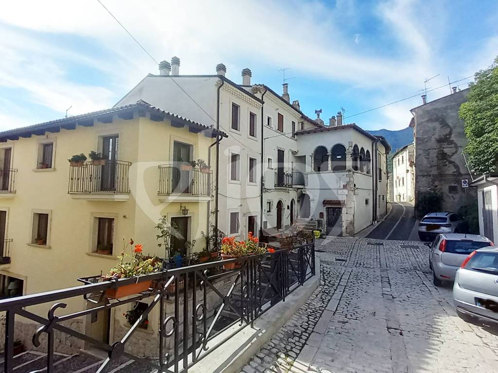 Appartamento a Castel di sangro in Via De Letis - Foto 3