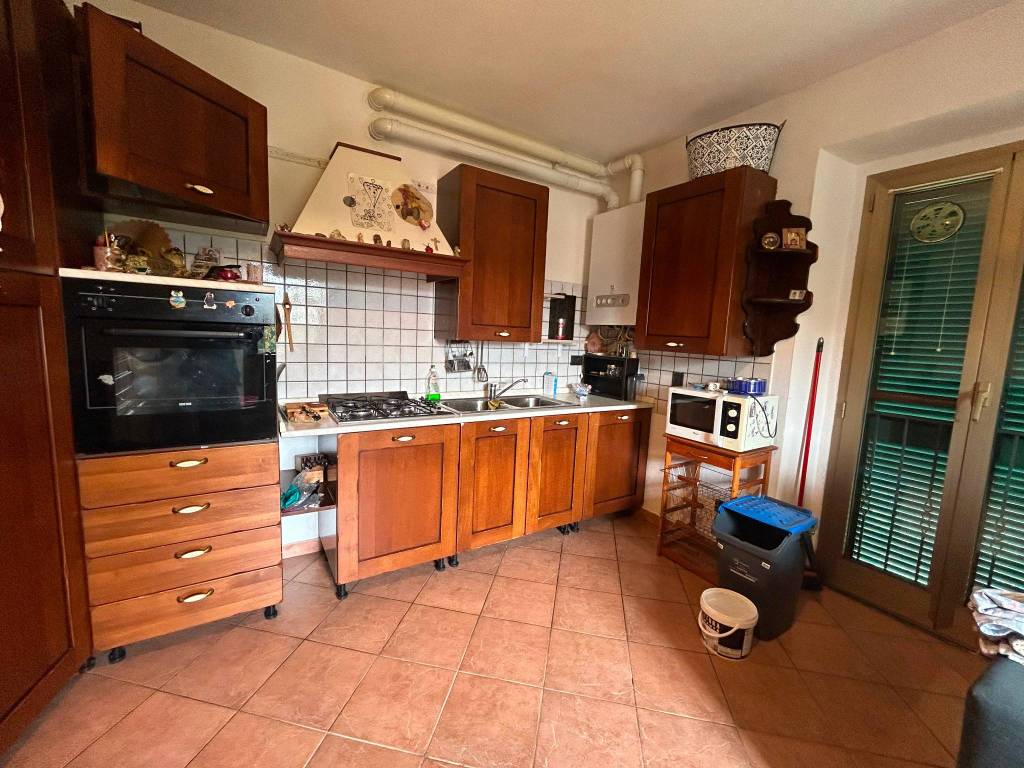Appartamento a Vedano olona in Via dei Martiri - Foto 5